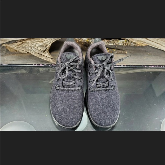 Allbirds - Picture 10 of 12